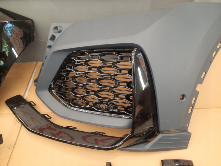 Zderzak przedni Audi Q8 2018- styl RSQ8