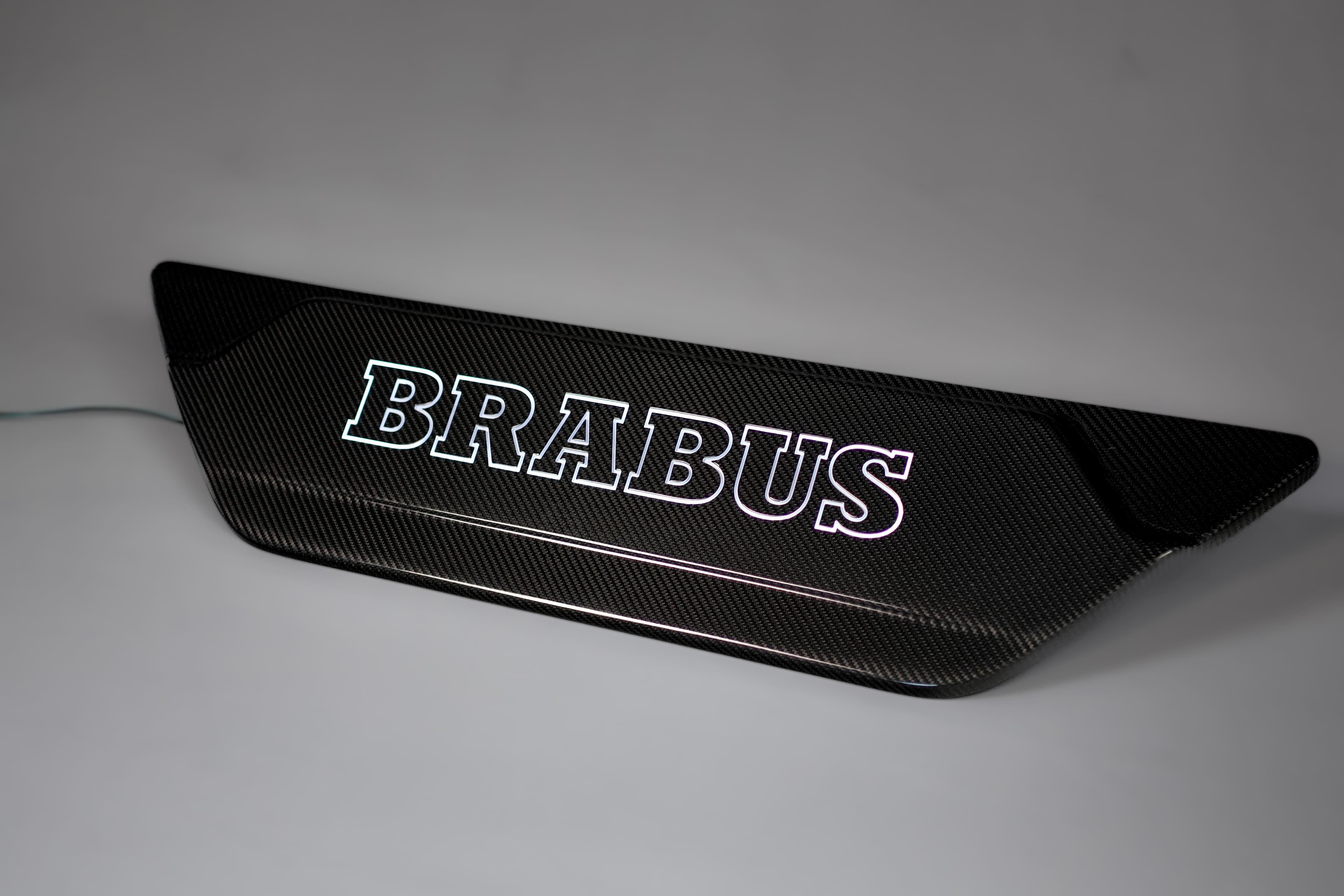 Nakładka tylnej drzwi karbonowa Mercedes-Benz W463A W464 2018-2024 G-klasa styl Brabus led podświetlana