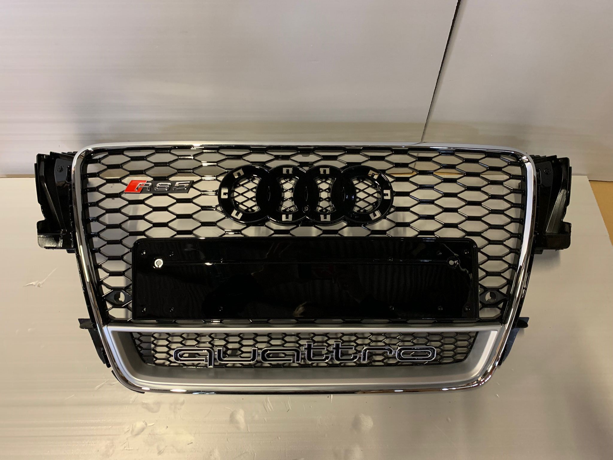 Atrapa grill Audi A5 2008-2011 8T przed liftingiem styl RS5 Chrom Quattro Quattro