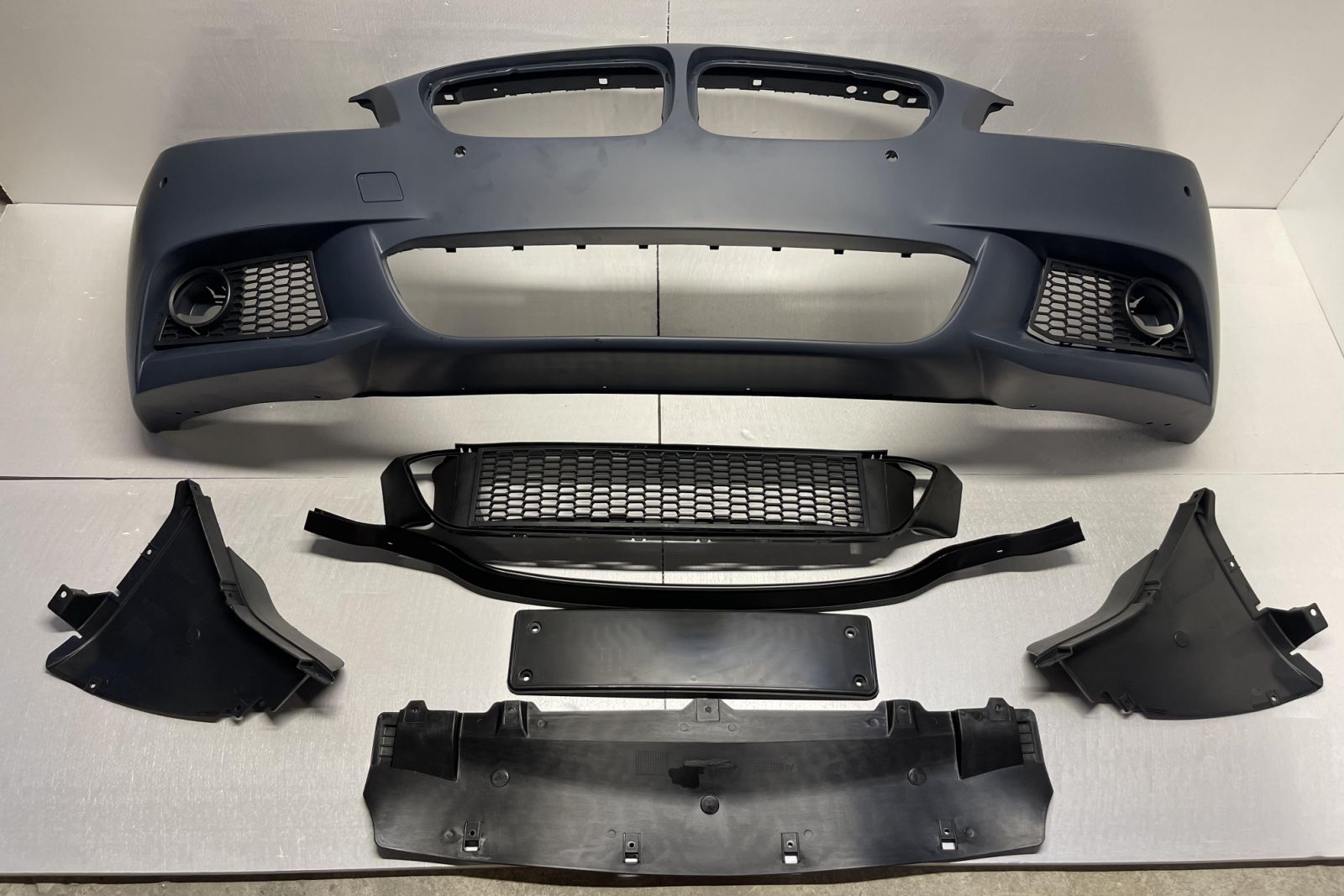 Zderzak przedni do BMW 5 F10 2010-2013 styl M-tech