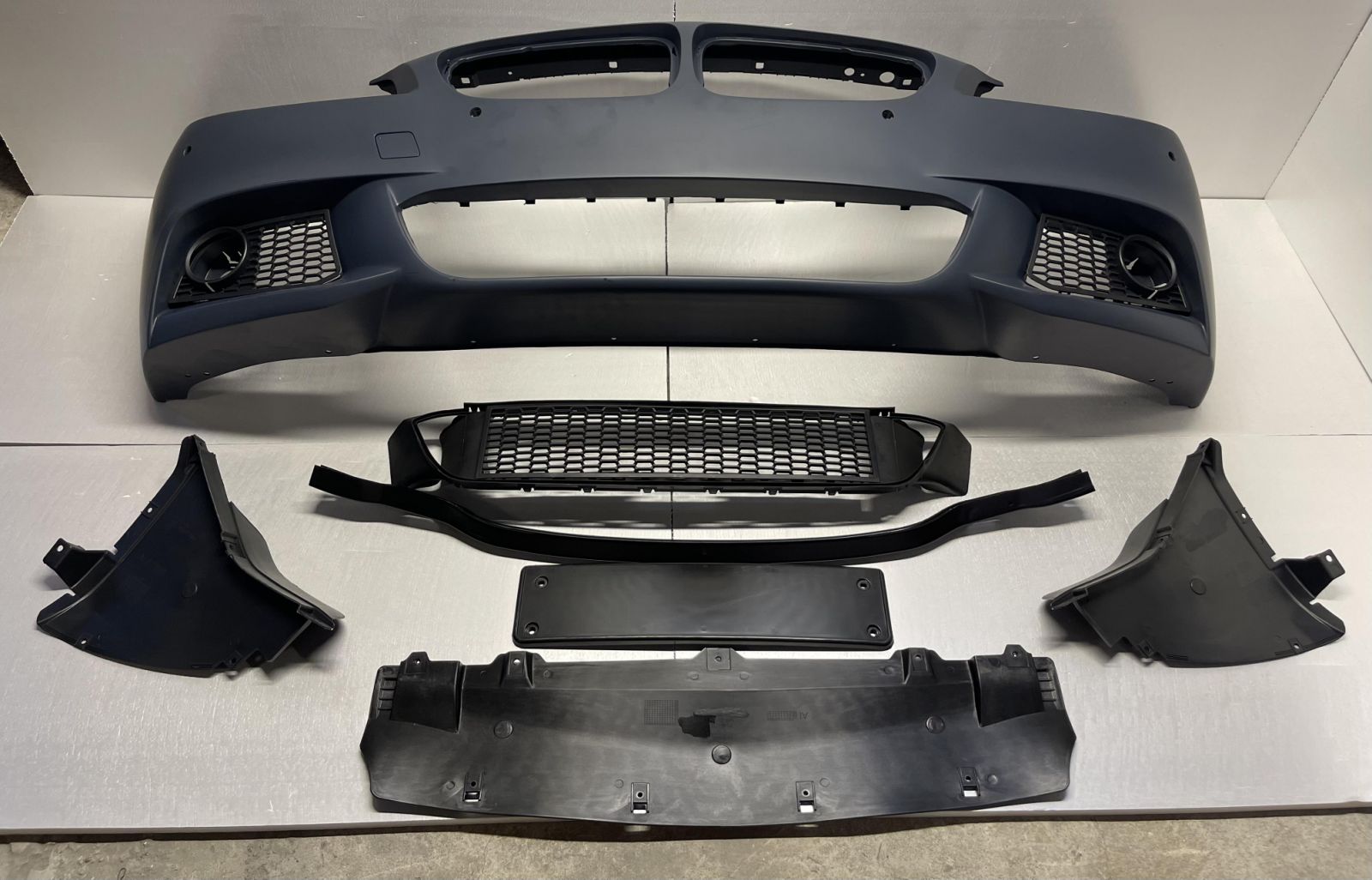 Zderzak przedni do BMW 5 F10 2010-2013 styl M-tech
